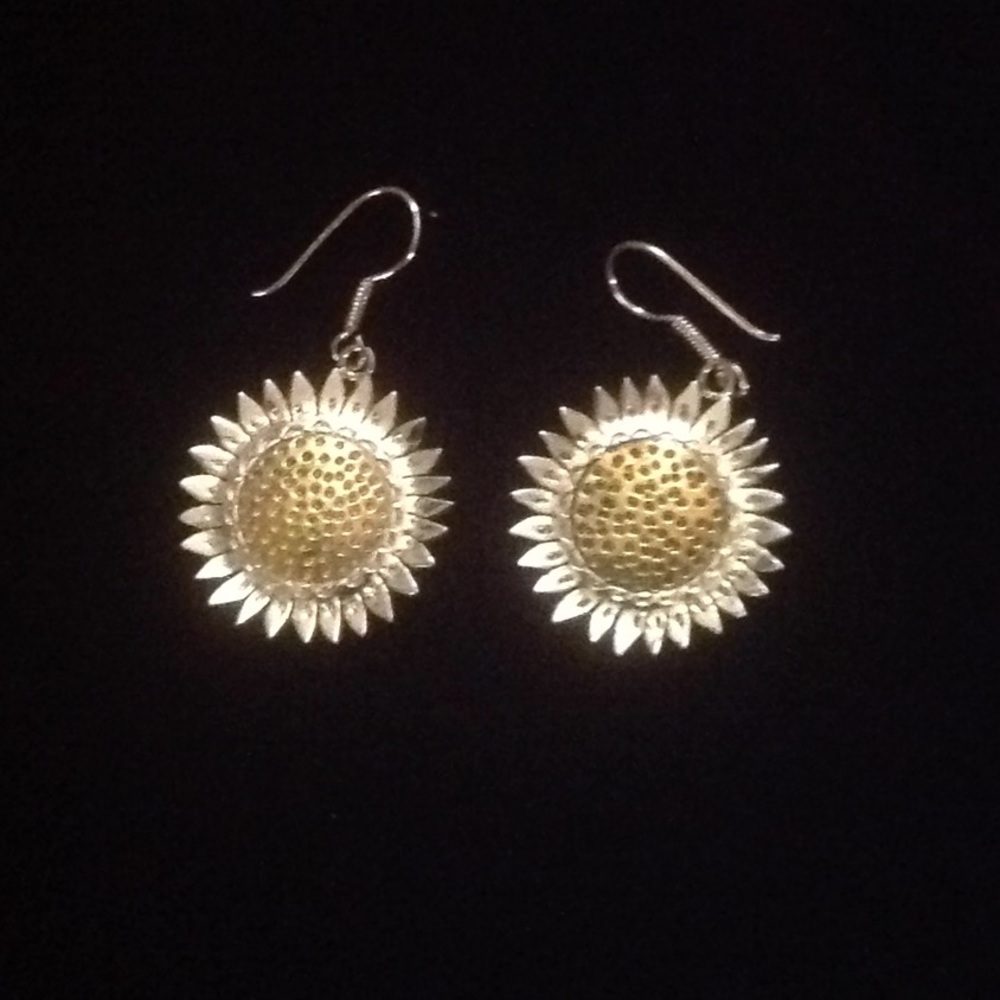 🌻 Sterling silver earrings